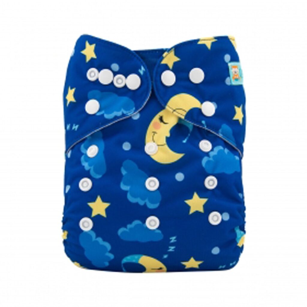 Fitted cloth reusable diaper