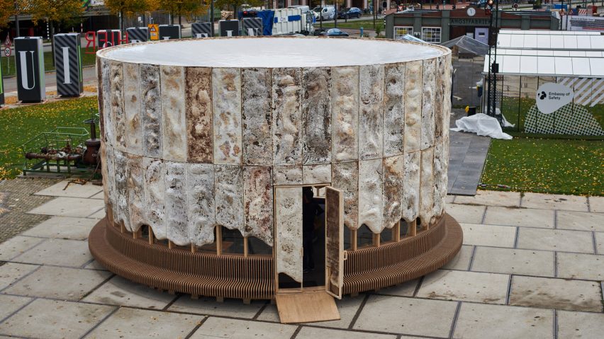 Growing mycelium structure Eco-friendly Building Materials